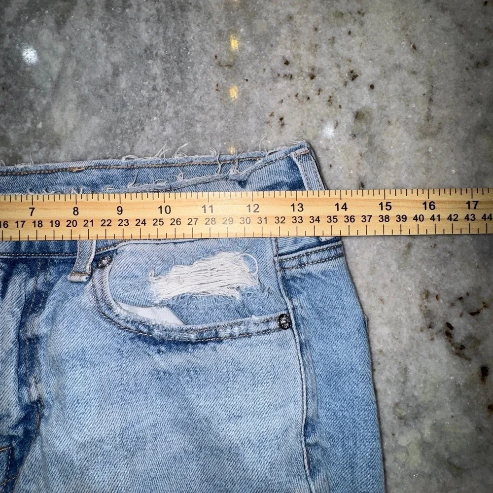 American Eagle 4 Women's 90s Straight Distressed Jeans High Waist Light Wash - Picture 4 of 7